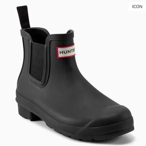 Hunter Matte Black Chelsea Short Rain Boot with Logo Trim